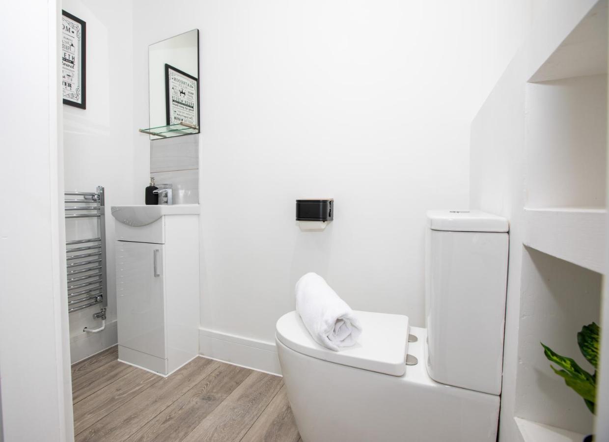 Stylish Stay Near The Stadium Walk To The Action Ліверпуль Екстер'єр фото