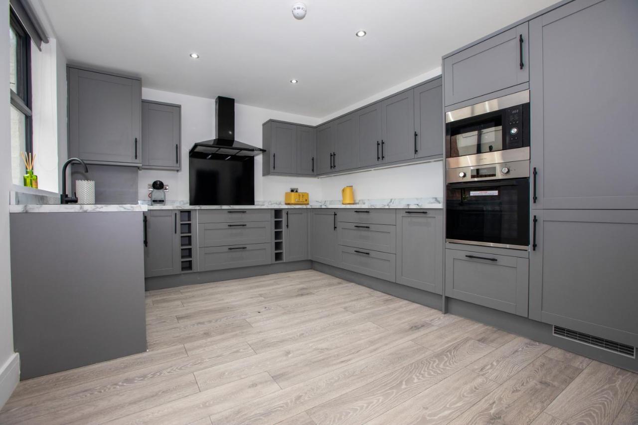 Stylish Stay Near The Stadium Walk To The Action Ліверпуль Екстер'єр фото