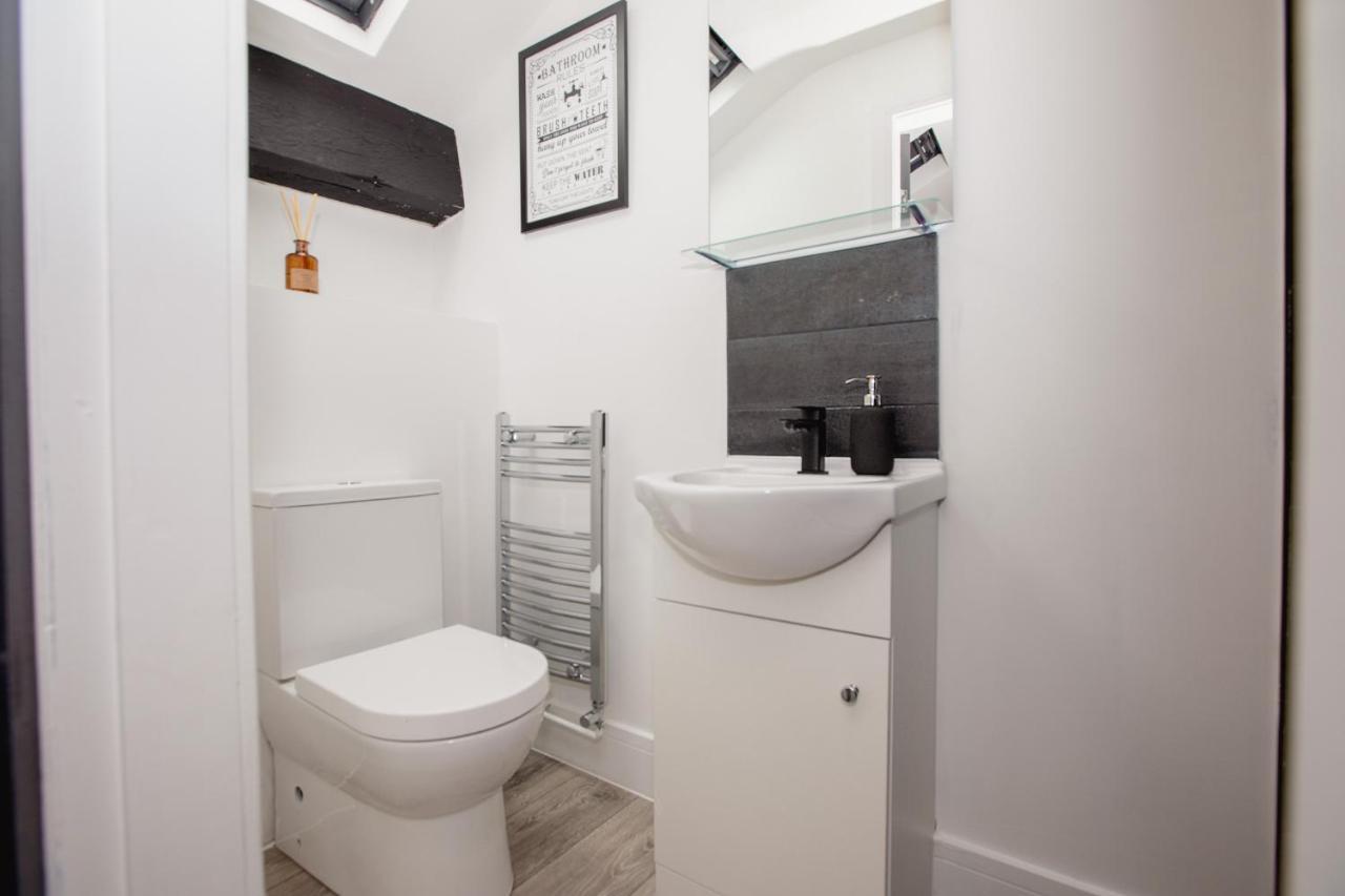Stylish Stay Near The Stadium Walk To The Action Ліверпуль Екстер'єр фото